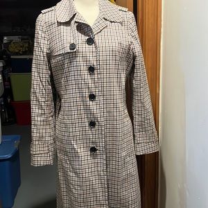 Talbots plaid raincoat size medium fully lined belted